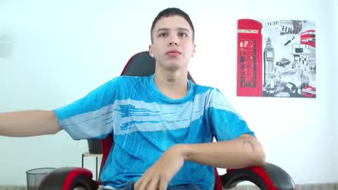 cumandres online show from October 24, 2:13 pm