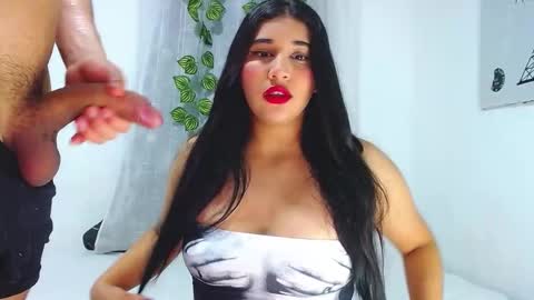 Snapshot of cumb0y_squirtgirl chatting on November 23, 10:31 pm Pablo and emma online show from November 23, 10:31 pm