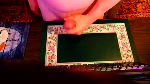 Snapshot of cumforme1988 chatting on January 8, 6:16 am cumforme1988 online show from January 8, 6:16 am