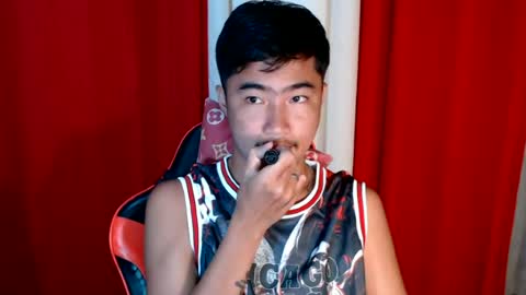Snapshot of cumhavefun25 chatting on June 29, 1:45 am ask me online show from June 29, 1:45 am