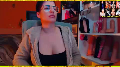 cuminmenowbby online show from December 7, 6:04 pm