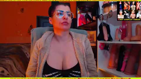cuminmenowbby online show from December 13, 5:00 pm