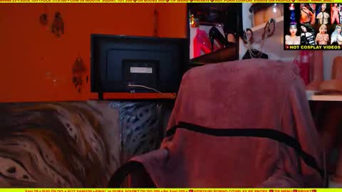 cuminmenowbby online show from December 28, 3:15 pm