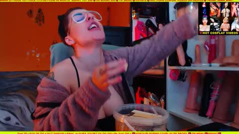 cuminmenowbby online show from December 30, 2:30 pm