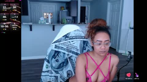 Nia Reese online show from June 6, 5:39 pm