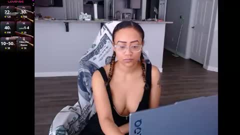 Nia Reese online show from June 11, 9:02 pm