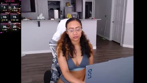 Nia Reese online show from June 25, 5:50 pm