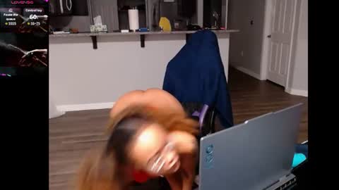 Nia Reese online show from June 27, 7:46 am