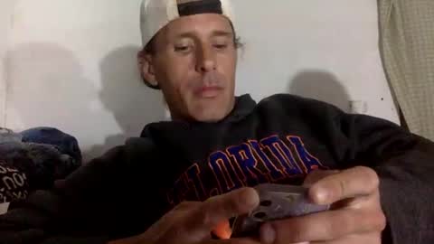 cumslutboi27 online show from March 11, 6:00 am