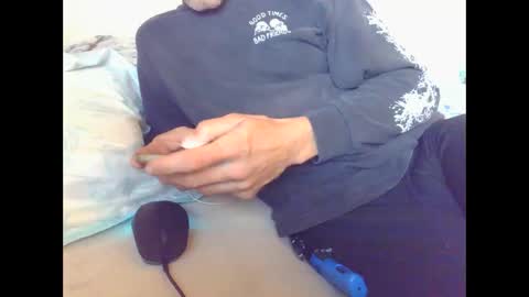 cumslutboi27 online show from October 5, 5:17 am