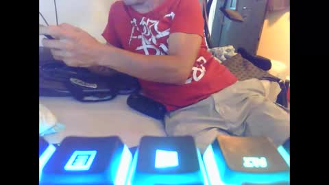 cumslutboi27 online show from October 6, 3:37 am