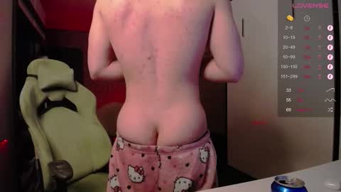 Snapshot of cumzan_ chatting on February 20, 7:03 pm Tarzan online show from February 20, 7:03 pm