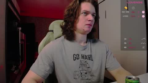 Snapshot of cumzan_ chatting on February 28, 7:59 pm Tarzan online show from February 28, 7:59 pm