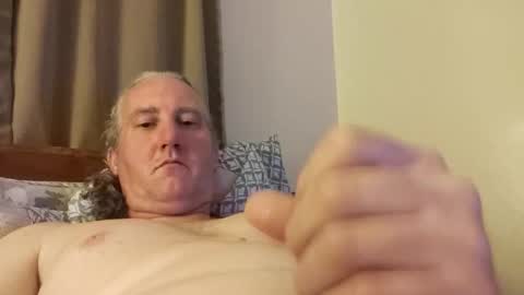 Snapshot of cune32 chatting on March 31, 3:41 am cune32 online show from March 31, 3:41 am