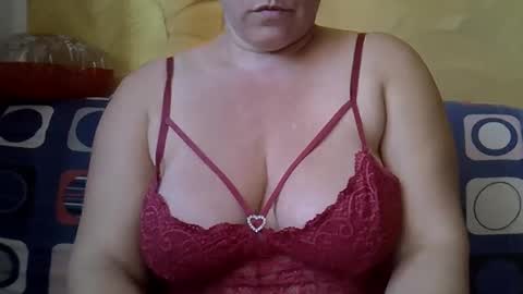 Snapshot of cuore60720 chatting on October 7, 9:39 am cuore60720 online show from October 7, 9:39 am