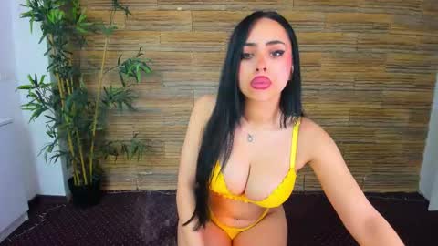 cupcake_izzy online show from March 16, 5:44 am