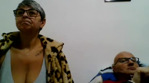 couple online show from December 2, 5:59 pm