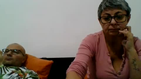 couple online show from December 6, 7:34 pm