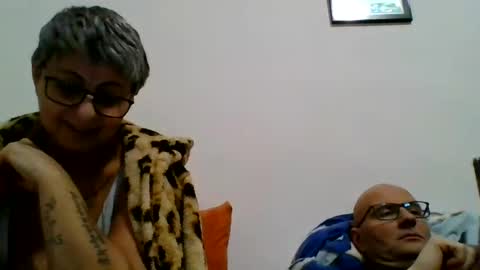 couple online show from December 8, 4:50 pm