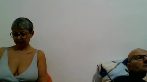 couple online show from December 11, 8:28 pm
