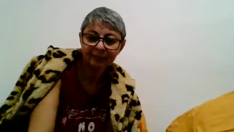couple online show from December 13, 5:54 pm