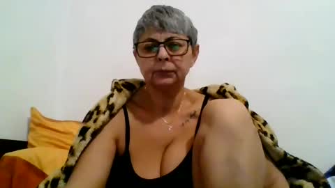couple online show from January 6, 5:59 pm