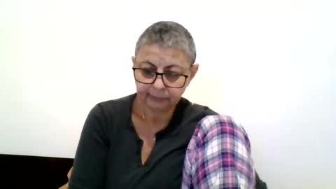 couple online show from January 18, 5:48 pm