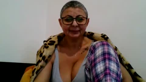 couple online show from January 21, 2:37 pm