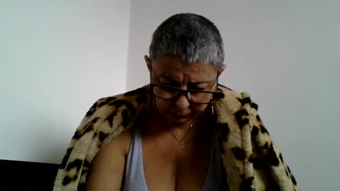 couple online show from January 23, 10:32 am