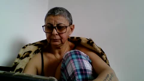 couple online show from January 25, 9:04 am