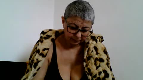 couple online show from February 10, 11:46 am