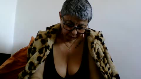 couple online show from March 5, 12:11 pm