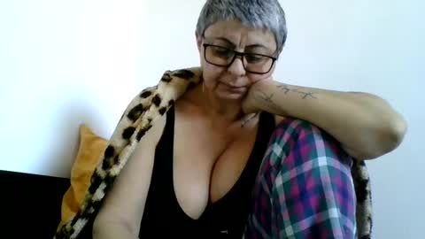 couple online show from March 8, 2:51 pm