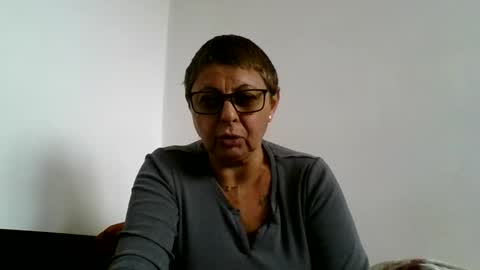 couple online show from October 4, 9:29 am