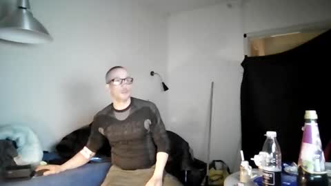 Snapshot of curced25 chatting on November 29, 3:42 am curced25 online show from November 29, 3:42 am