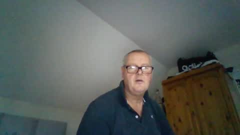 Snapshot of curiousax77 chatting on December 18, 10:54 am curiousax77 online show from December 18, 10:54 am