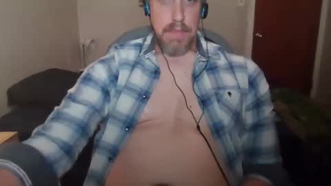 Snapshot of curiousg38 chatting on March 28, 3:39 am curiousg38 online show from March 28, 3:39 am