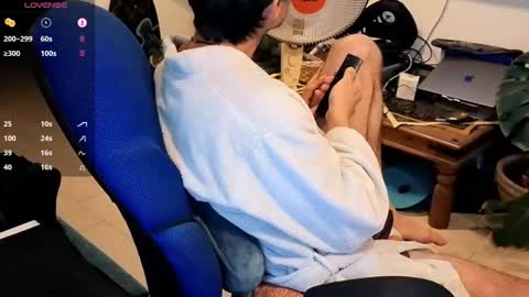 Snapshot of curiousgenie chatting on May 6, 7:52 pm curiousgenie online show from May 6, 7:52 pm