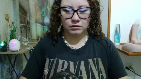 Snapshot of curly_greeneyed chatting on April 17, 3:09 am Vannesa online show from April 17, 3:09 am
