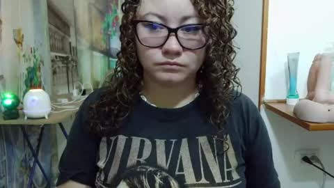 Snapshot of curly_greeneyed chatting on May 2, 3:00 am Vannesa online show from May 2, 3:00 am