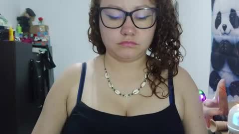 Vannesa online show from June 25, 2:11 am