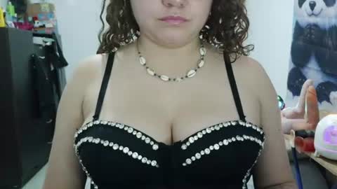 Vannesa online show from June 26, 1:43 am