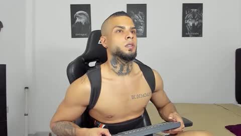 curtis_blake online show from December 17, 12:27 am