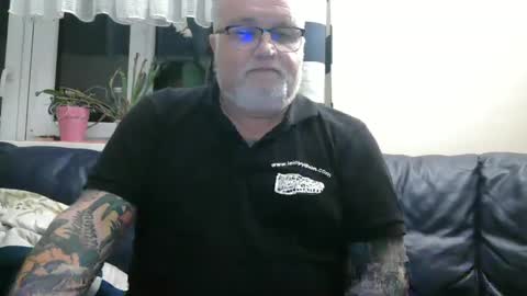 curtus14 online show from December 15, 1:13 am
