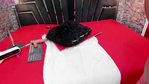 Alyanna  online show from October 13, 1:11 pm