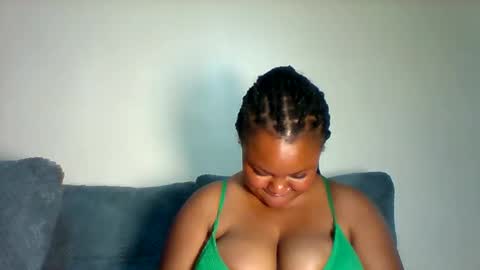 curvy_babe1 online show from April 22, 7:37 pm