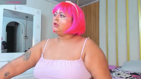 Snapshot of curvy_beauty_ chatting on October 25, 11:07 am  Hanna  online show from October 25, 11:07 am