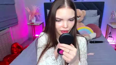 Snapshot of curvy_dynamite chatting on March 17, 1:10 am Sammy online show from March 17, 1:10 am