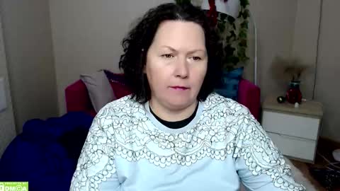 Snapshot of curvy_girlz chatting on December 14, 8:09 am curvy_girlz online show from December 14, 8:09 am