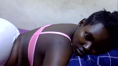 curvy_queen12 online show from July 29, 11:58 pm